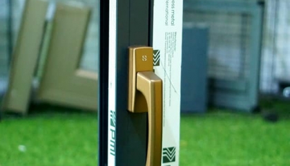 Vì sao cửa sổ vẫn bị gió lùa dù đã thay phụ kiện mới ?